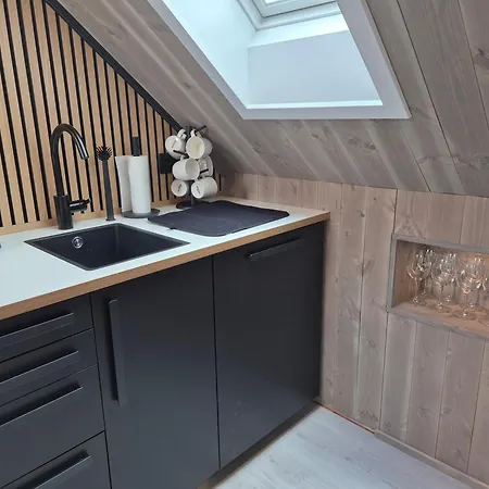 בית נופש Stunning 3-bedroom At Waterfront *