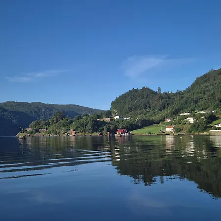 בית נופש Stunning 3-bedroom At Waterfront Feda