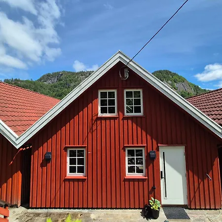 Stunning 3-bedroom At Waterfront Vakantiehuis