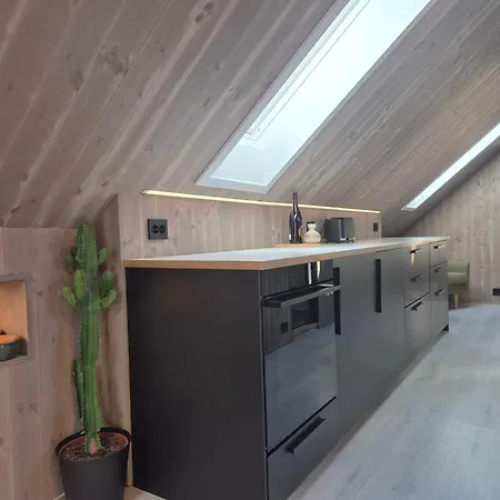 Stunning 3-bedroom At Waterfront *