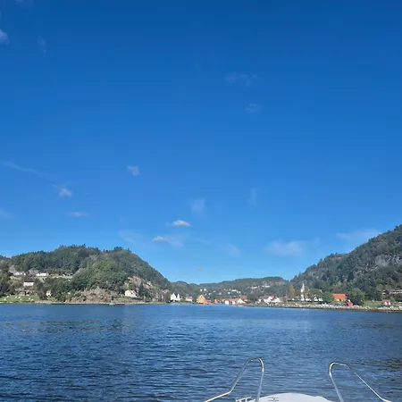 Stunning 3-bedroom At Waterfront *