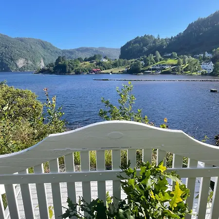 Stunning 3-bedroom At Waterfront *