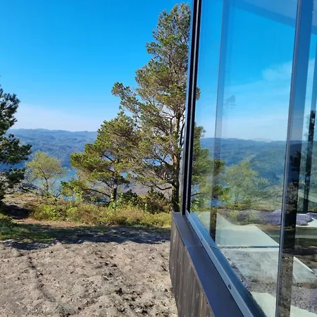 Vakantiehuis Stunning 3-bedroom At Waterfront *