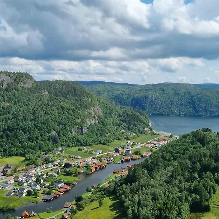 Stunning 3-bedroom At Waterfront בית נופש