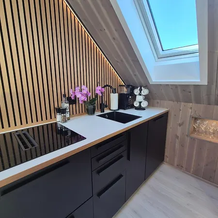 Stunning 3-bedroom At Waterfront