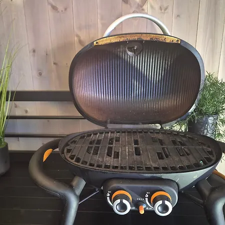 בית נופש Stunning 3-bedroom At Waterfront