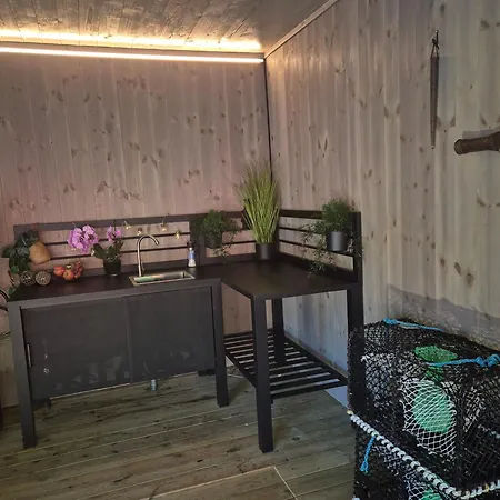 Stunning 3-bedroom At Waterfront בית נופש *