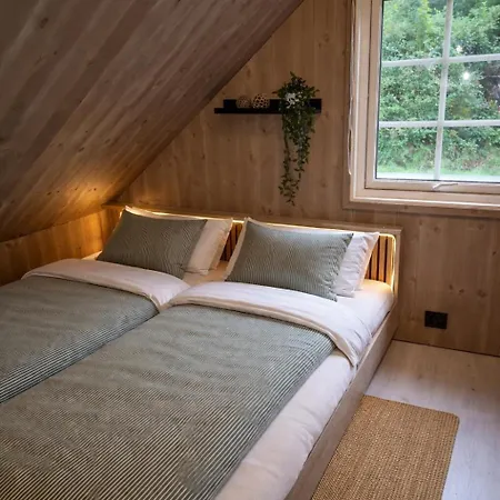 Stunning 3-bedroom At Waterfront Feriehus Feda