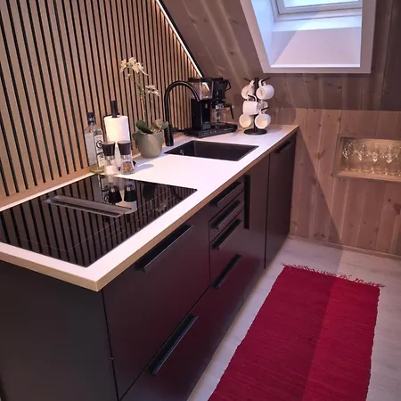 Vakantiehuis Stunning 3-bedroom At Waterfront
