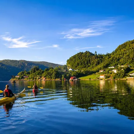 Stunning 3-bedroom At Waterfront