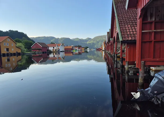 Stunning 3-bedroom At Waterfront