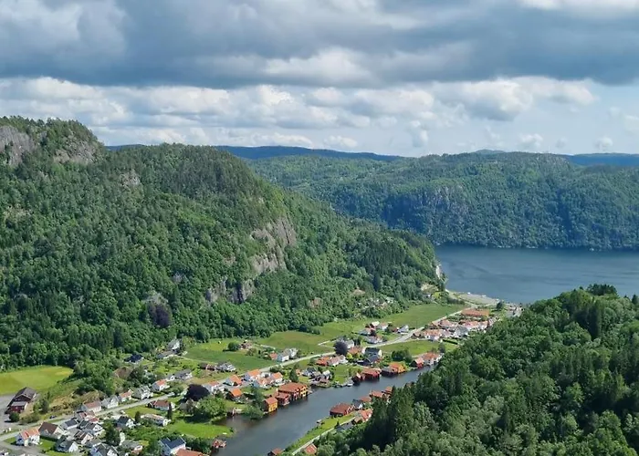 Stunning 3-bedroom At Waterfront Casa vacanze