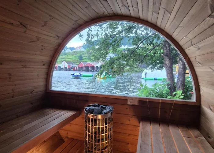 Stunning 3-bedroom At Waterfront