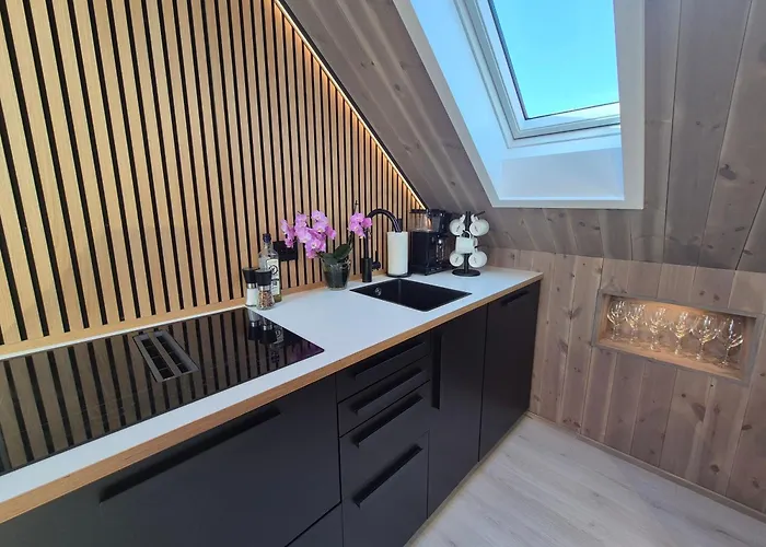 Stunning 3-bedroom At Waterfront