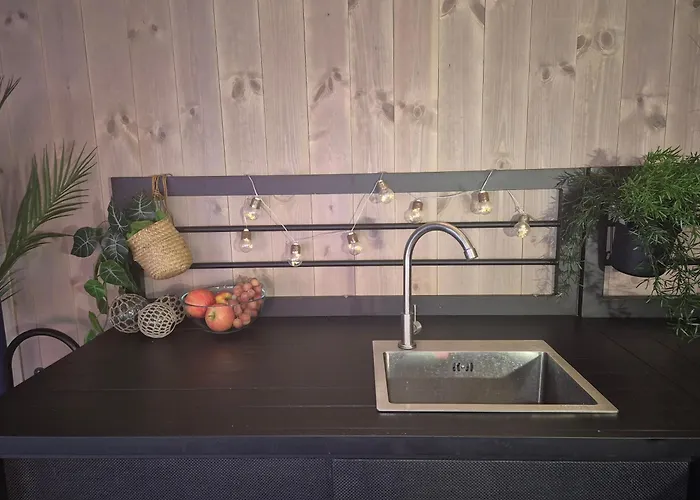 بيت للعطل Stunning 3-bedroom At Waterfront