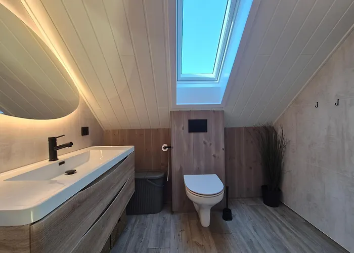 بيت للعطل Stunning 3-bedroom At Waterfront *