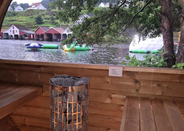 Stunning 3-bedroom At Waterfront *